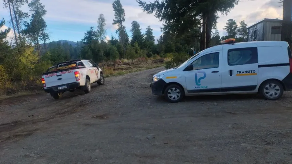 Bomberos de Lago Puelo intervinieron en una quema descontrolada en cerro Radal. 