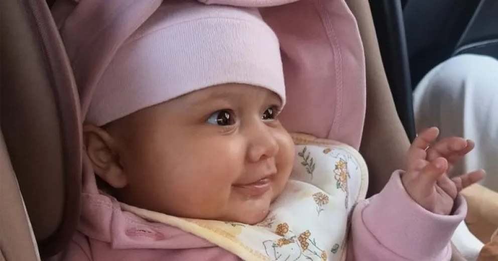 La pequeña Mía que pronto ingresará a quirófano. 