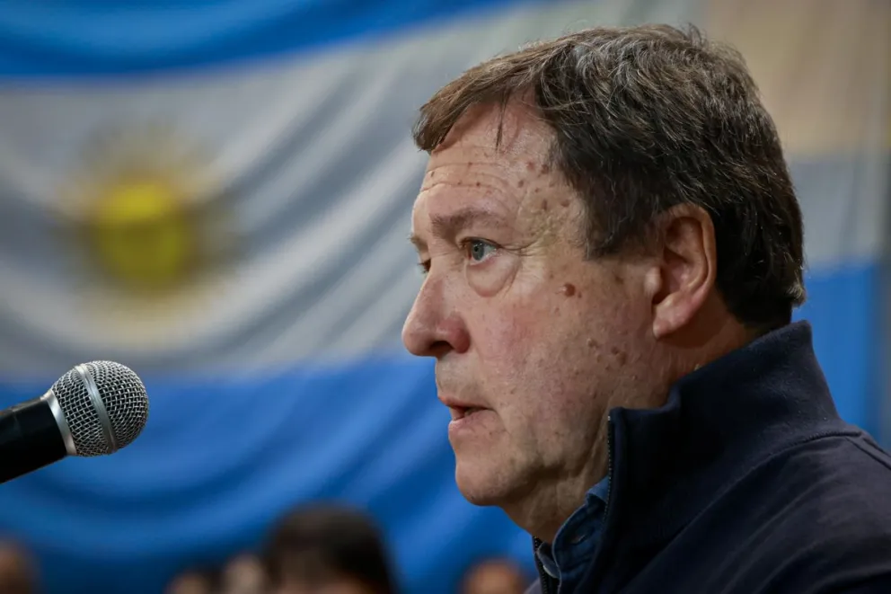 El gobernador Alberto Weretilneck participó este jueves de los actos oficiales por el día de la Independencia en Choele Choel. Foto: Eugenia Neme