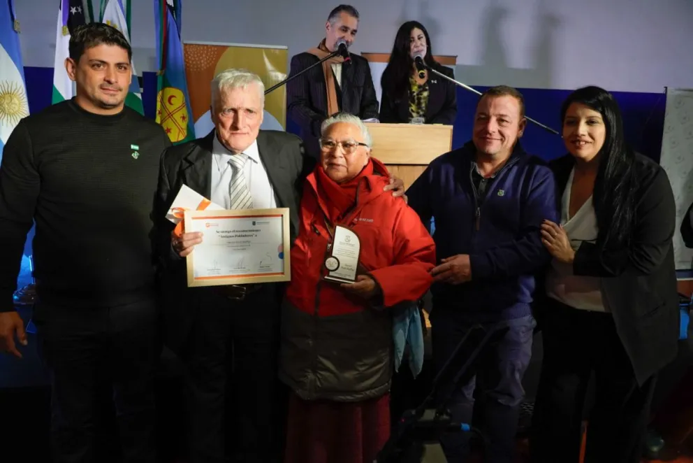 Raúl Baffigi, un testigo del crecimiento de Bariloche, en la ceremonia de Antiguos Pobladores. Fotos Facundo Pardo.