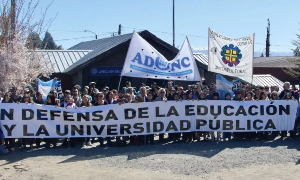 Exigen la plena aplicación de la Ley de Financiamiento Universitario.