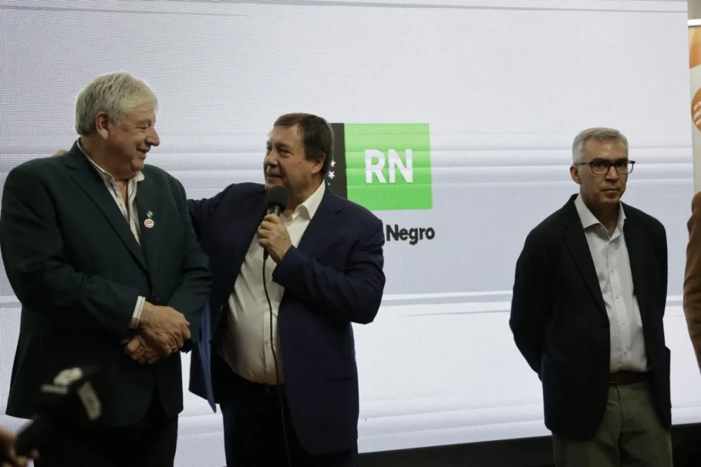 EL gobernador destacó la coordinación entre Municipio y Provincia. Foto: Eugenia Neme