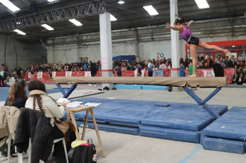 La competencia tendrá su selectivo para que gimnastas integren la selección rionegrina. Foto: Tania Domenicucci