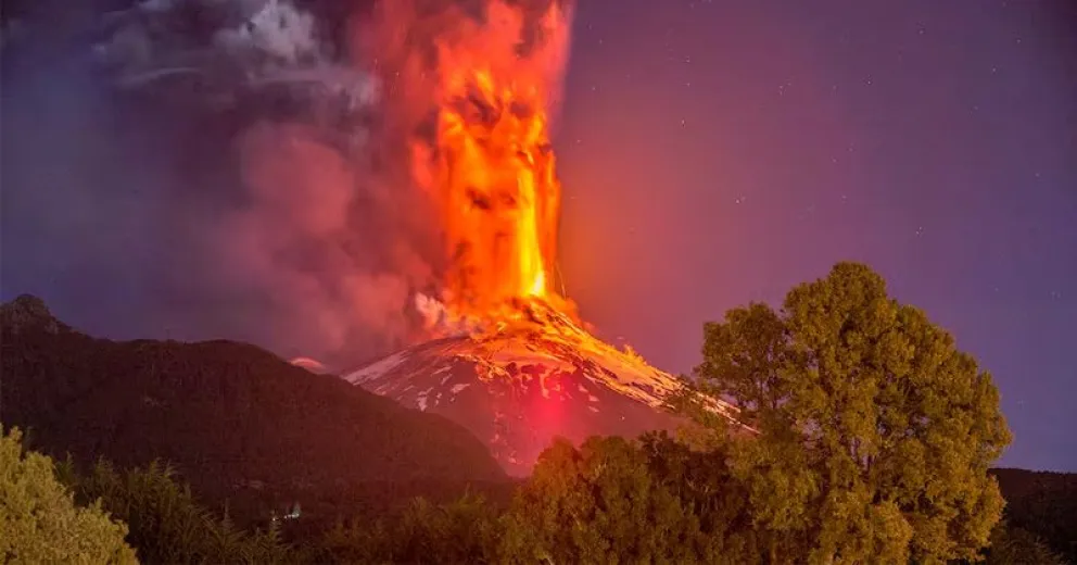 Una de las erupciones volcánicas. Foto: Agencia Uno Francisco Negroni.