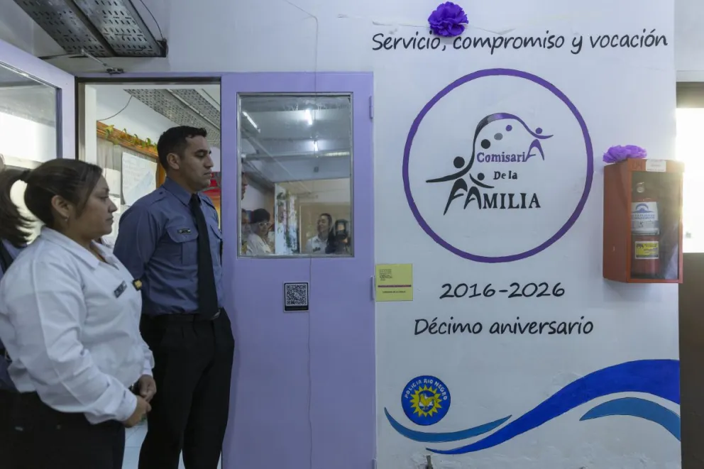 La Comisaría de la Familia de Bariloche es una unidad especial que trabaja específicamente con violencia intrafamiliar y violencia por motivos de género. 