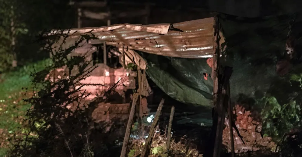 Los vecinos colaboraron para guiar a los bomberos hasta el lugar.