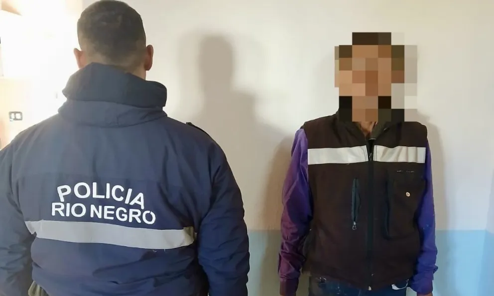 Había ocultado varios elementos que logró sustraer de un domicilio particular.