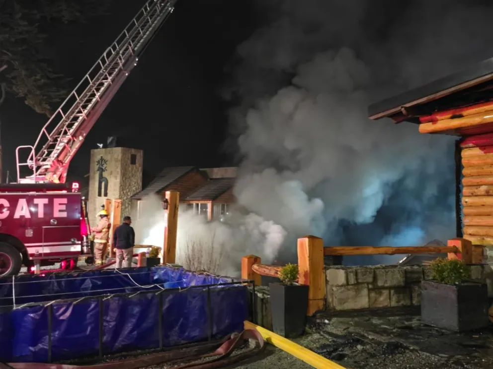 Un incendio que se inició durante horas de la tarde Fotos y video Gentileza 