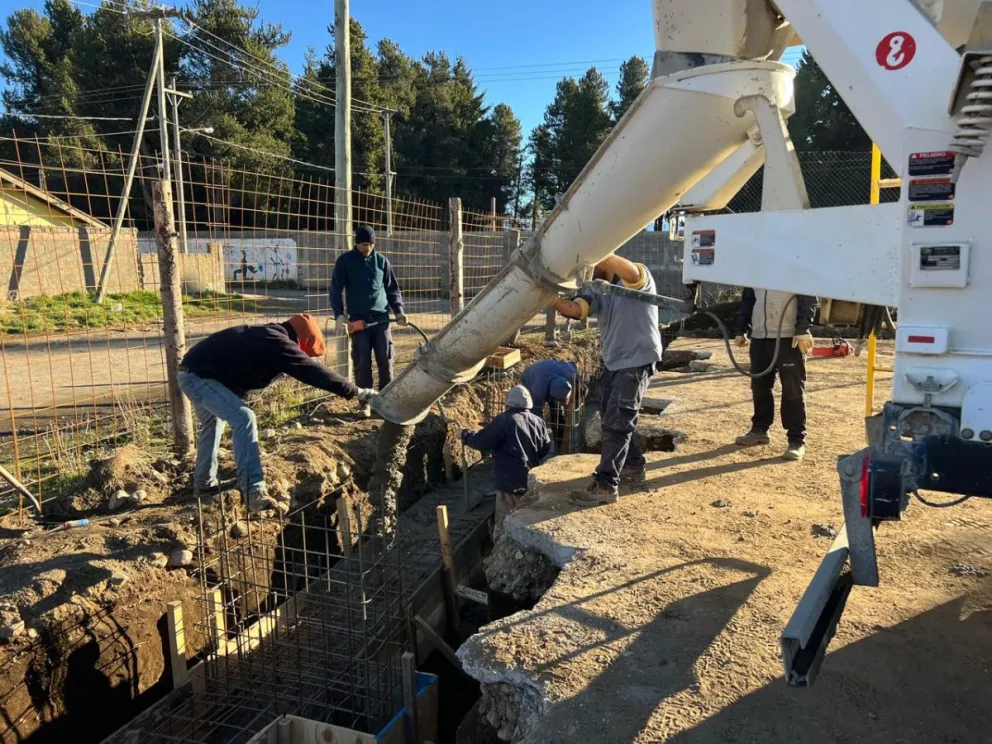 Siguen las obras para que Bariloche pueda contar con otro gimnasio en el Alto de Bariloche. 