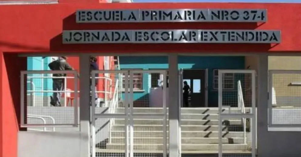 Violento episodio en una escuela con la madre de un estudiante. 