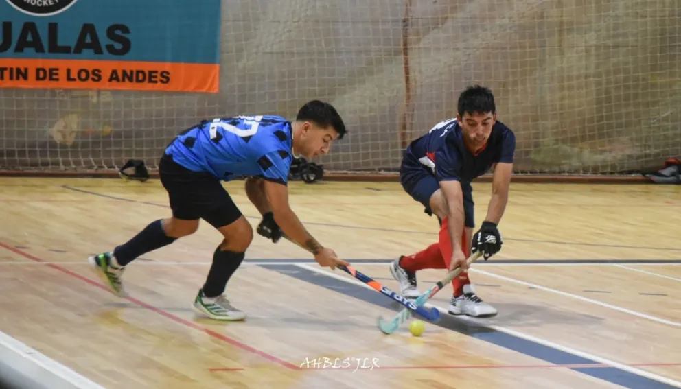 Más de veinte encuentros del mejor hockey pista. Fotos archivo Asociación de Hockey Bariloche y Lagos del Sur.
