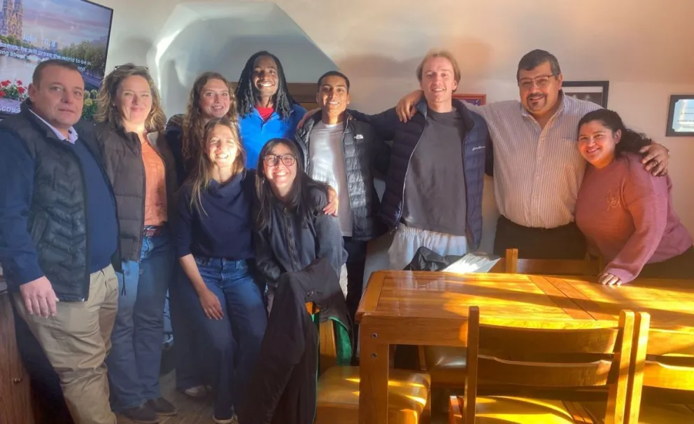 Las autoridades locales oficiaron de anfitriones en el Concejo Deliberante.