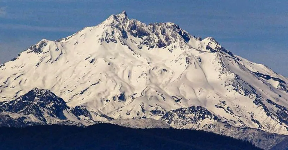 Este volcán no posee registro histórico de erupciones.
