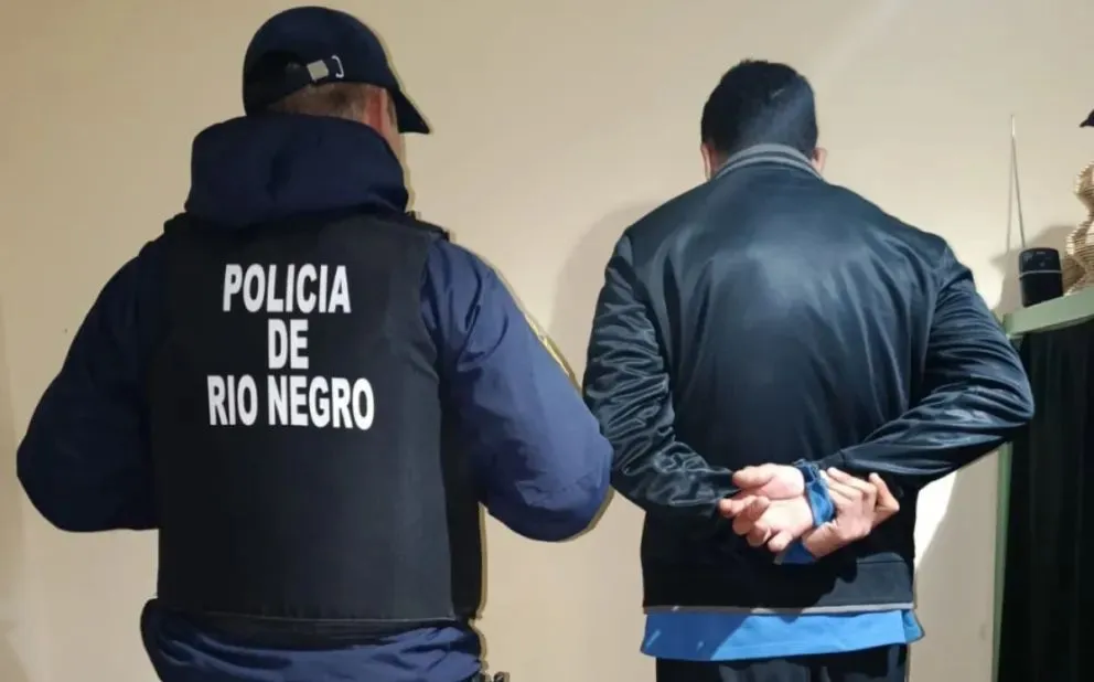 Permanecerá detenido y la formulación de cargos será este lunes. 