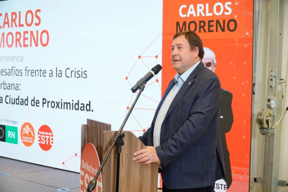 El gobernador destacó el rol de los intendentes en el encuentro que se desarrolló en el hotel Villa Huinid. Foto: Facundo Pardo. 