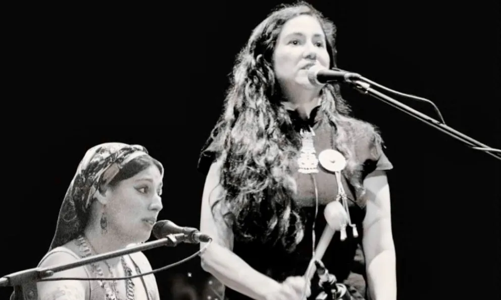 Awka y Anahí.