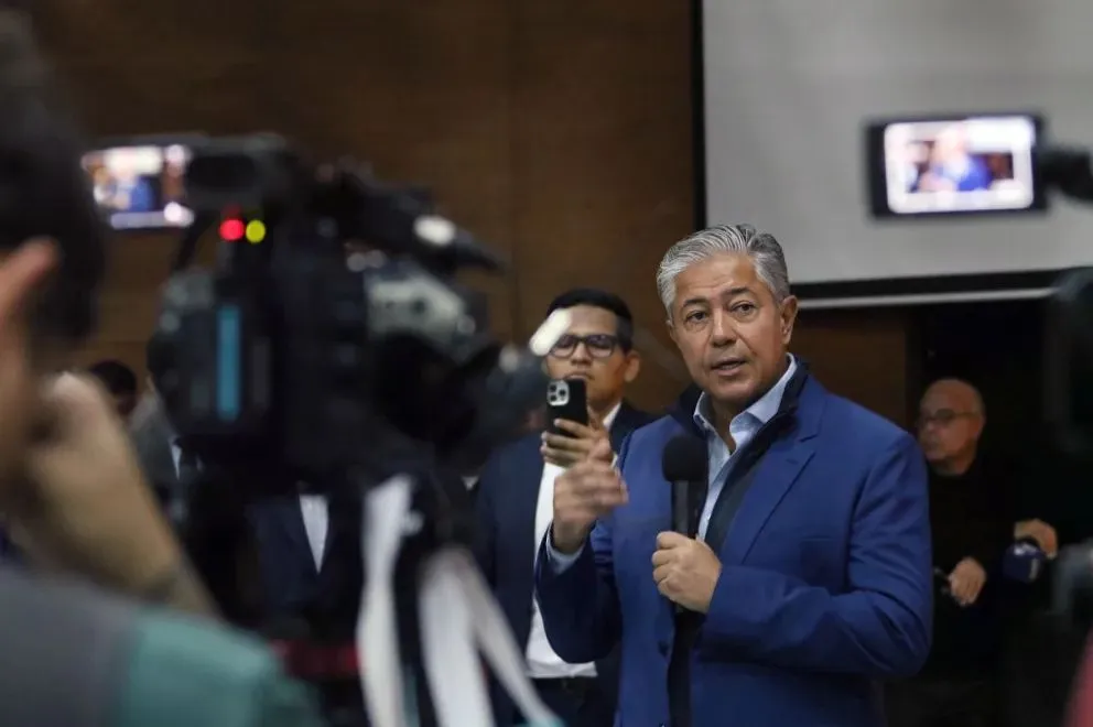 El gobernador de Neuquén, Rolando Figueroa. 