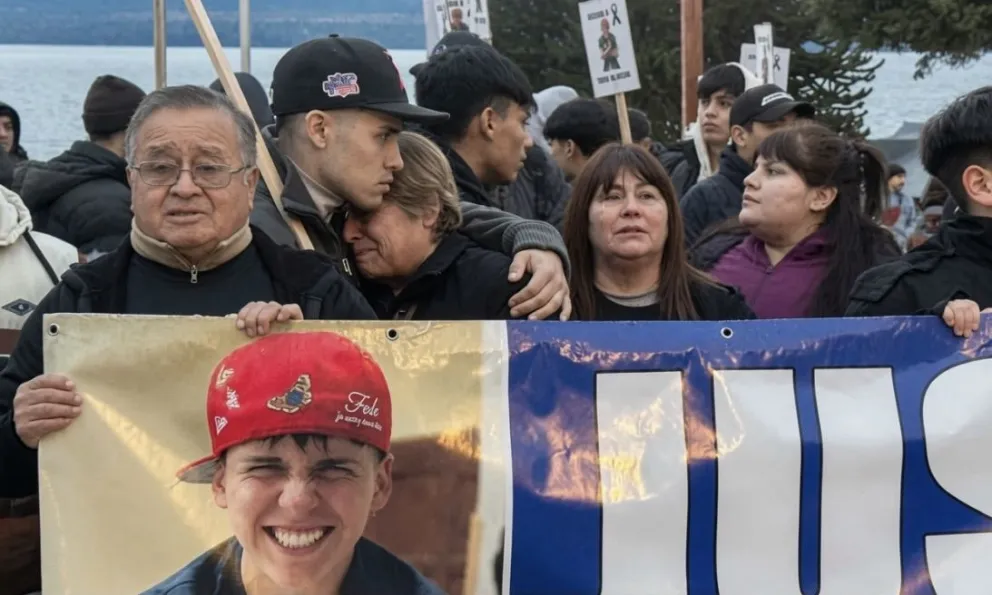 La marcha finalizó en el Centro Cívico con el pedido de justicia y lágrimas. 