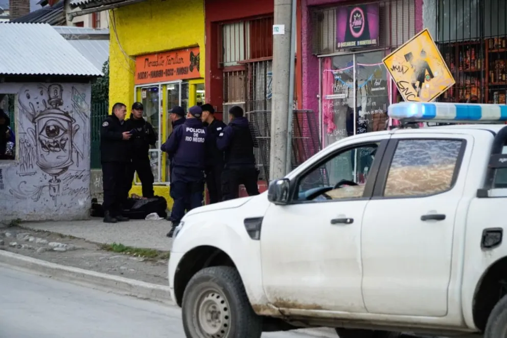 Fueron detenidos sobre la calle Onelli cuando intentaban huir.