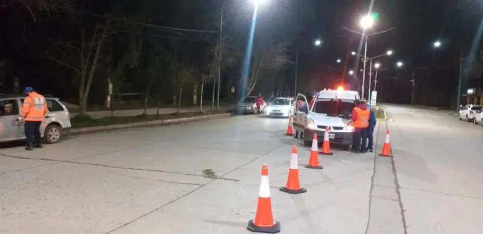 Uno de los controles en la localidad vecina. Foto Diario Andino.