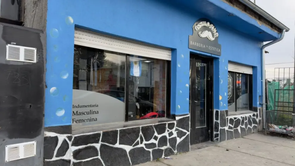 Desconocidos ingresaron al local, se robaron todas las máquinas, ropa y calzado del conocido emprendimiento. 