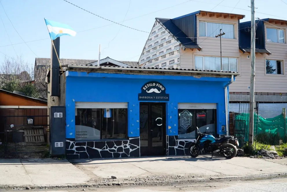 Desconocidos ingresaron al local, se robaron todas las máquinas, ropa y calzado del conocido emprendimiento. Foto: Facundo Pardo