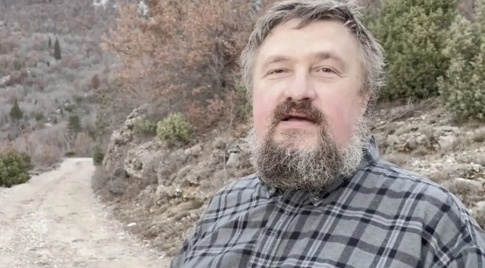 El líder de la secta rusa sigue esperando en una quinta de San Vicente. 