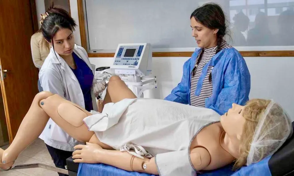 La actividad consistió en una evaluación clínica que recreó situaciones reales de atención obstétrica. 