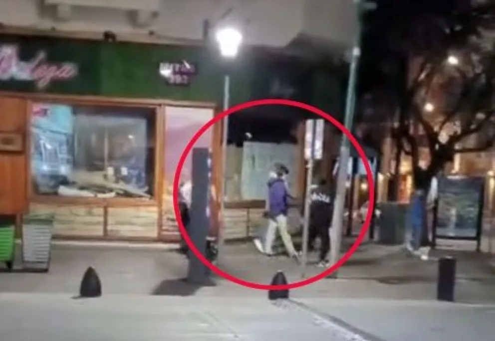 La turista llevaba una campera que fue sustraída por ladrones que ya estan detenidos. 