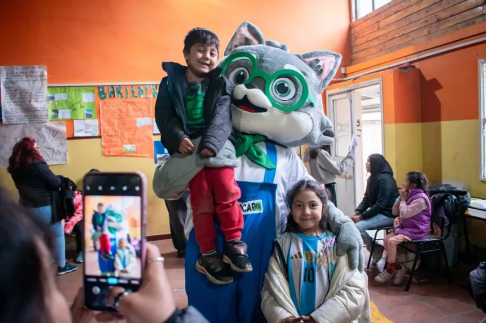 Enfocar RN ya recorrió más de 15 establecimientos educativos y comunitarios de Bariloche durante junio.