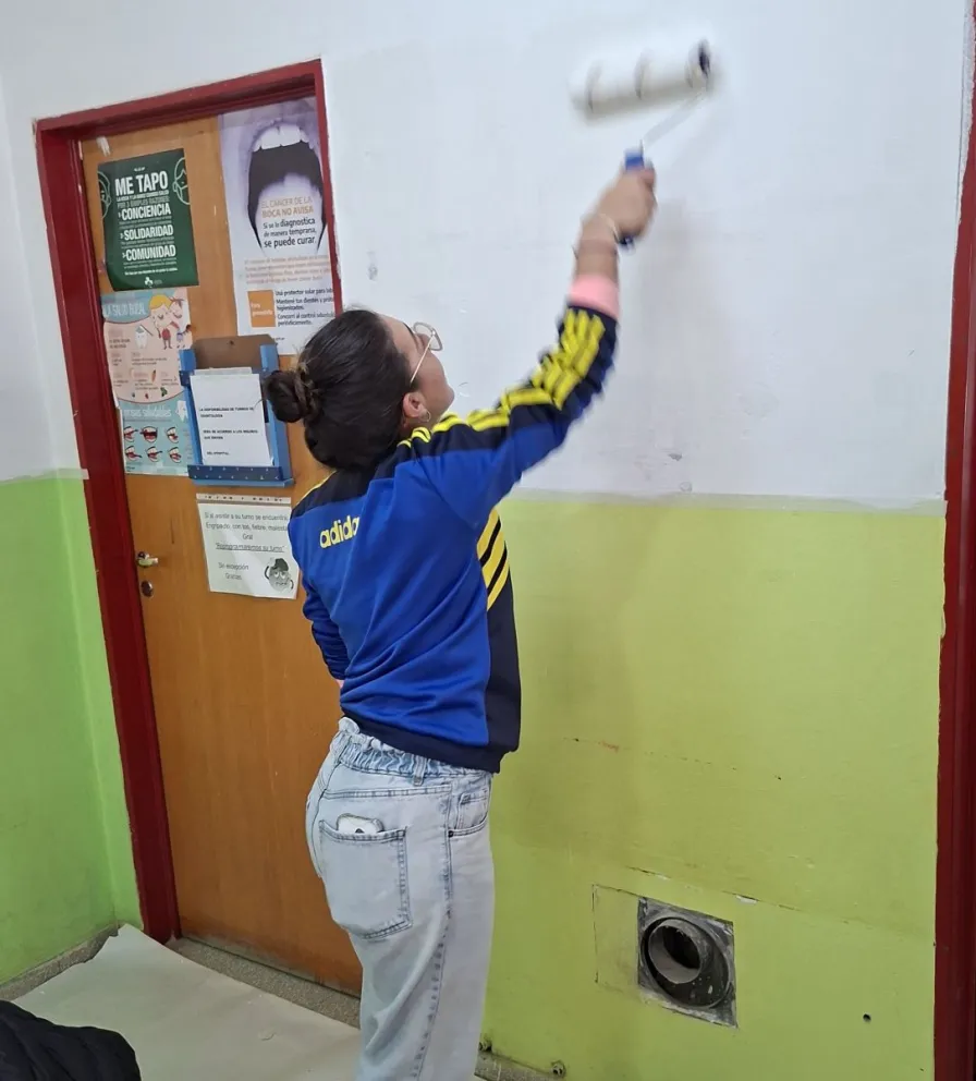 ¿Pintado de Azul y Oro?, la Peña de Boca, mejoró las instalaciones del Centro de Salud del San Francisco III. 