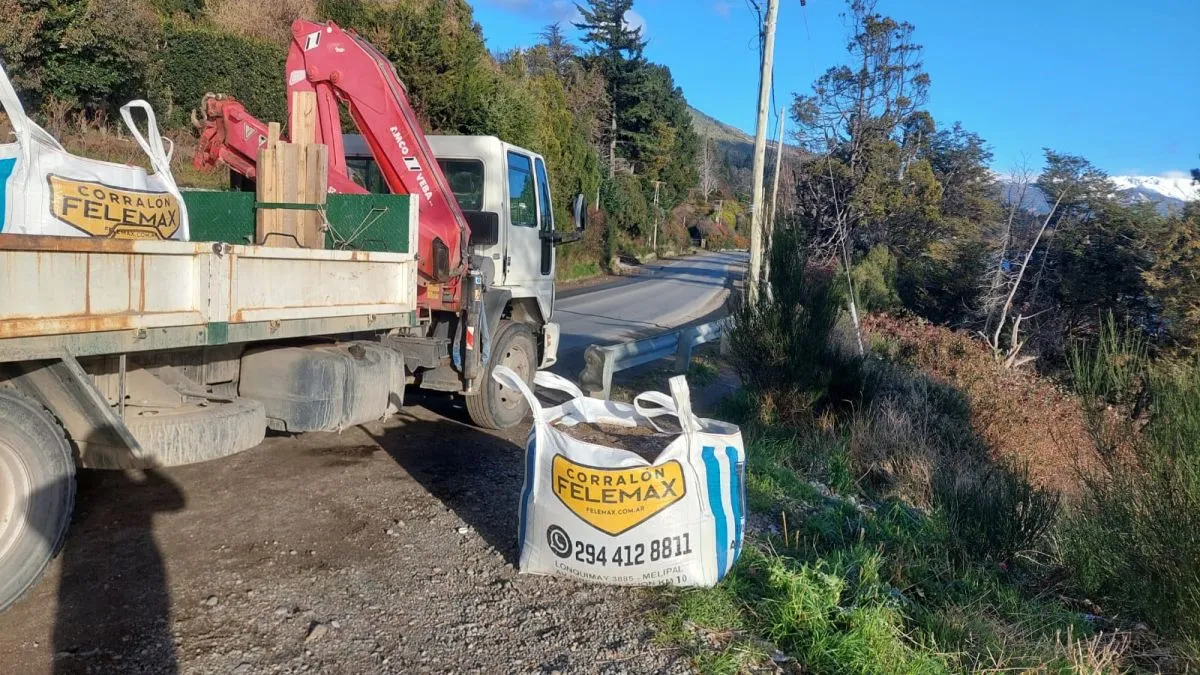 Felemax consolida su compromiso social en Bariloche con una donación clave para el invierno