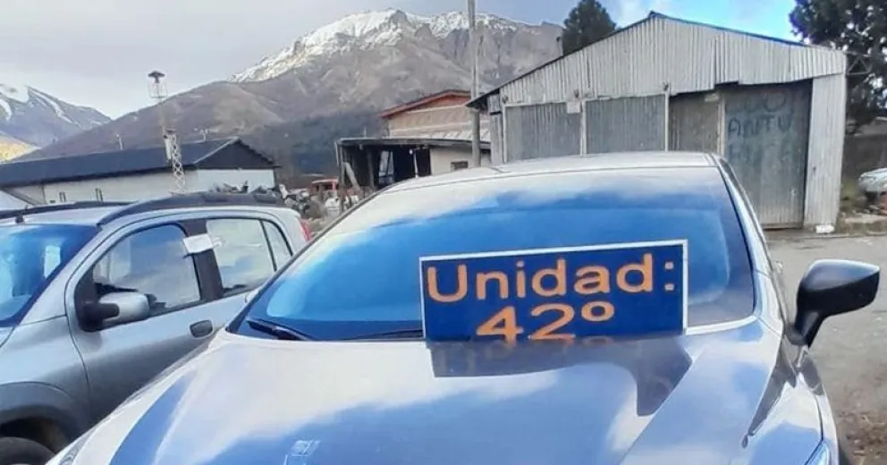 El vehículo en el que se movilizaban los dos hombres. 
