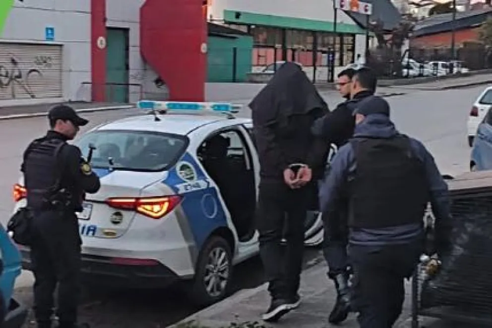 Hallaron al prófugo y sospechoso de atropellar a un hombre de 44 años y dejarlo abandonado y gravemente herido en la calle. 