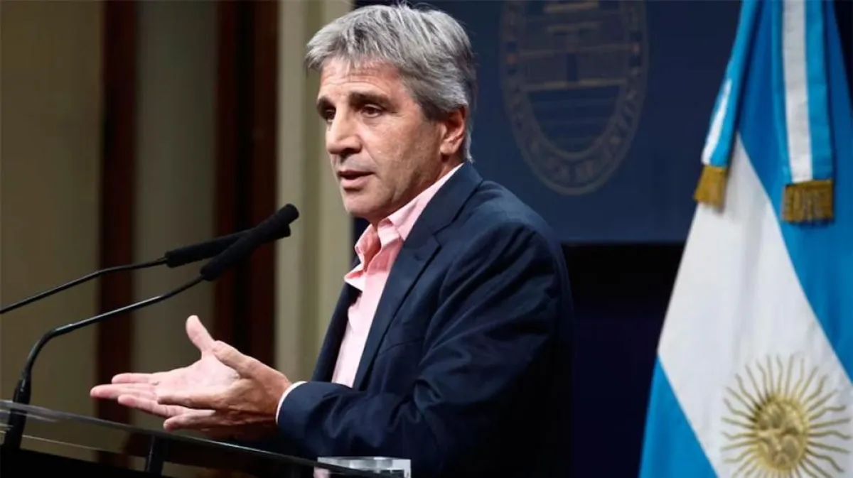 Luis Caputo presenta el plan oficial para pagar la deuda en dólares hasta 2027