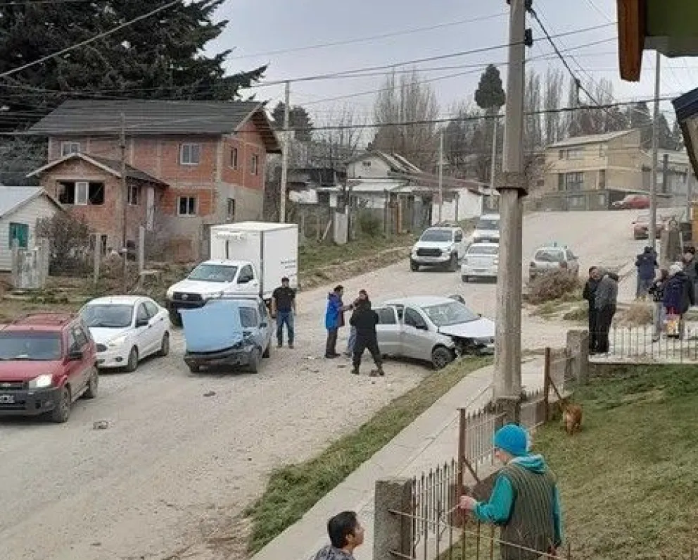 Impactante choque frontal en el Alto de Bariloche. 