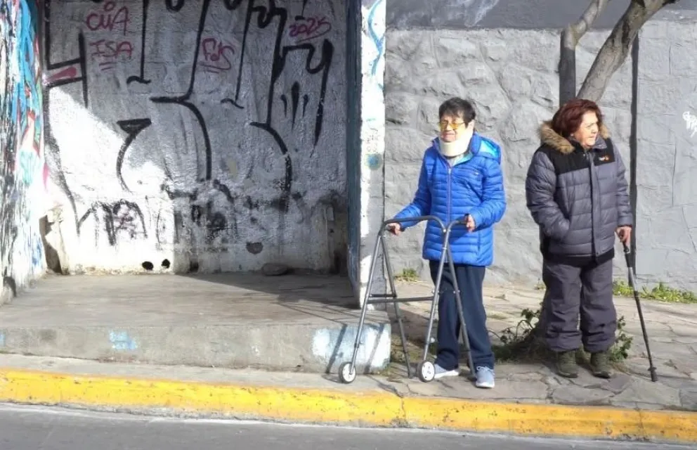 Estaban produciendo material audiovisual junto al Consejo Local Consultivo para Personas con Discapacidad sobre las "barreras urbanas" de Bariloche. Foto Facebook El Brote Bariloche.