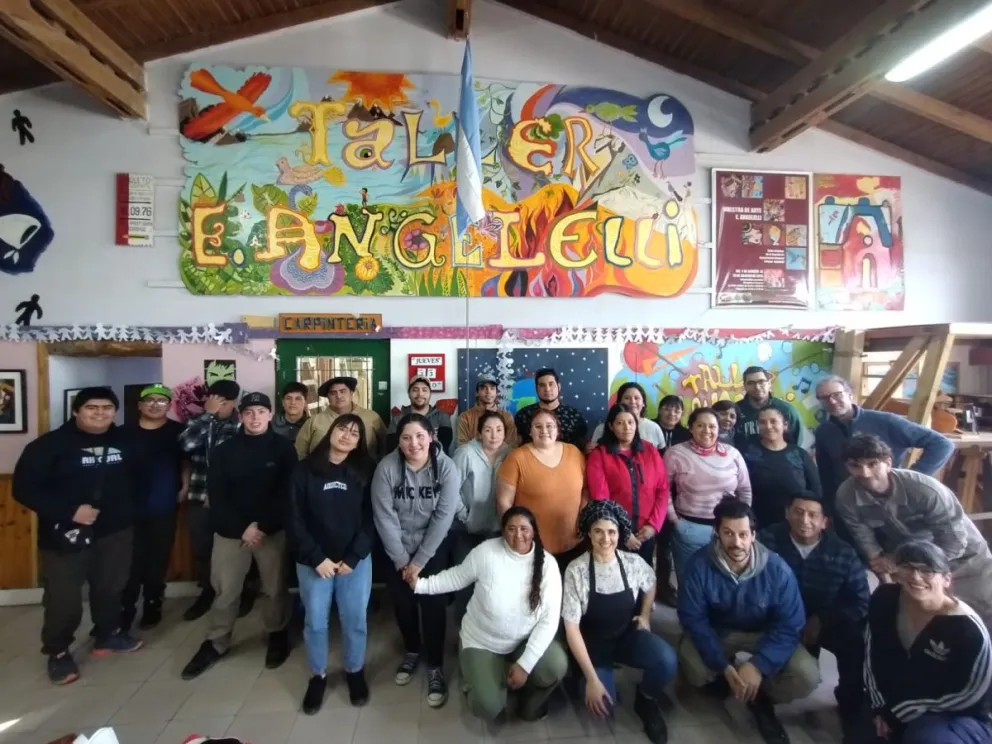 El esfuerzo dio sus frutos. Finalizaron los talleres en el Angelelli.