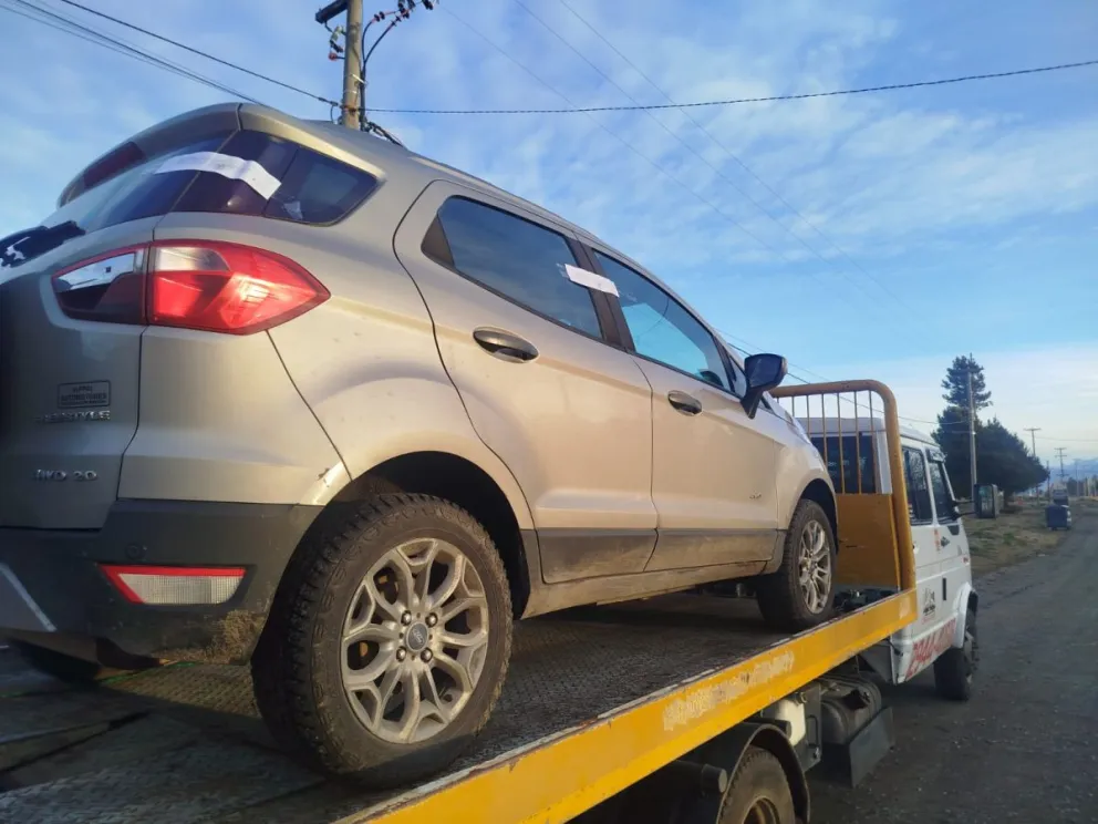 Auto fajado y secuestrado por conductor que manejaba en estado de ebriedad. 