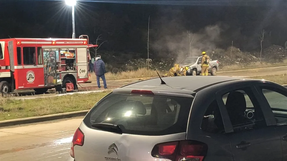 La presencia de los bomberos del destacamento San Francisco. Foto Redes sociales 