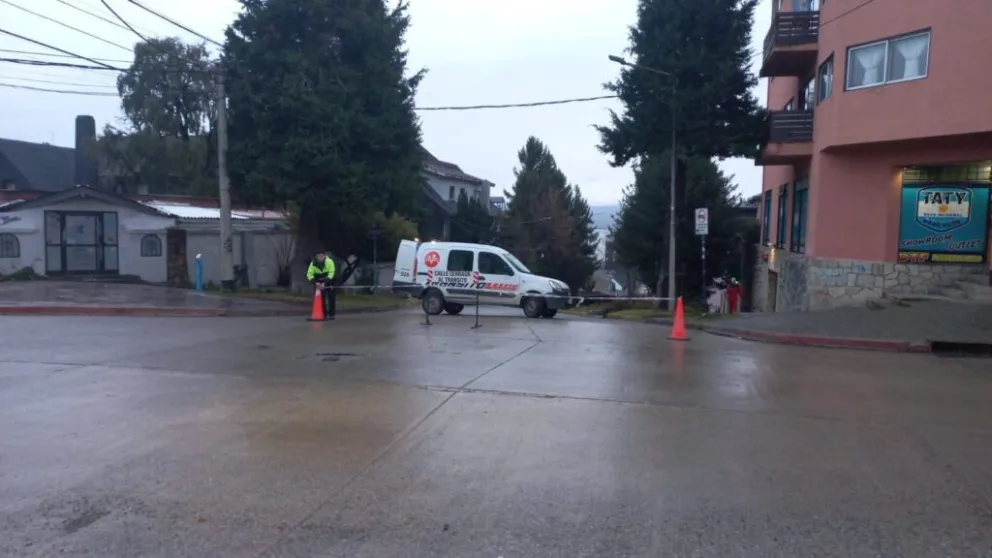 Atención a los conductores que circulen por la zona. 