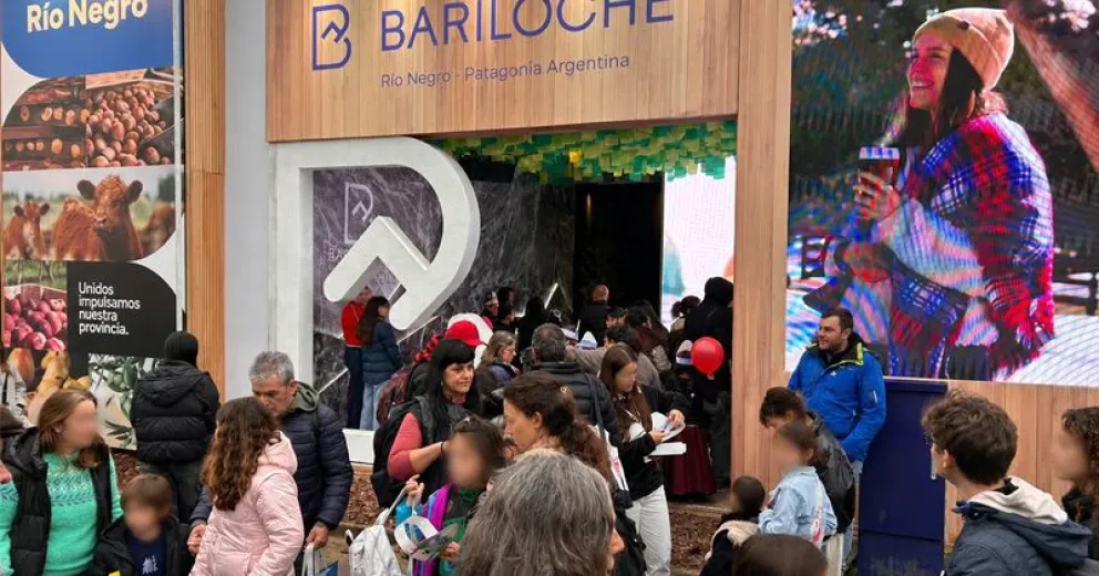 La exposición recibe alrededor de 1.300.000 visitantes durante diez días.