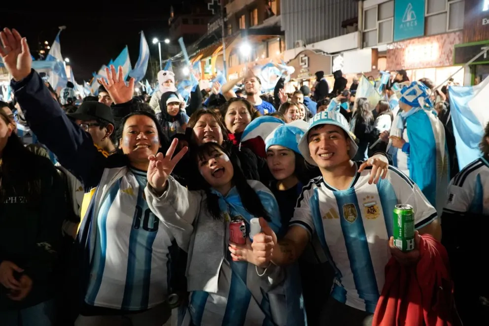 Una de las imágenes de los festejos días atrás. Foto Euge Neme 
