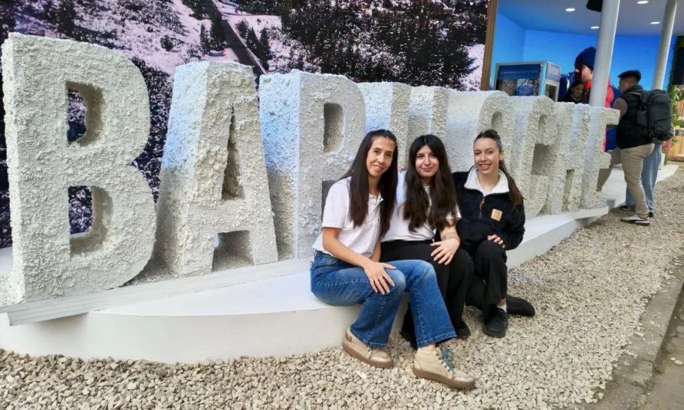 En esta primera etapa participan Aylen Barrios, Carolina Faler y Natalia Rogel, estudiantes de la carrera de Turismo de la UNRN