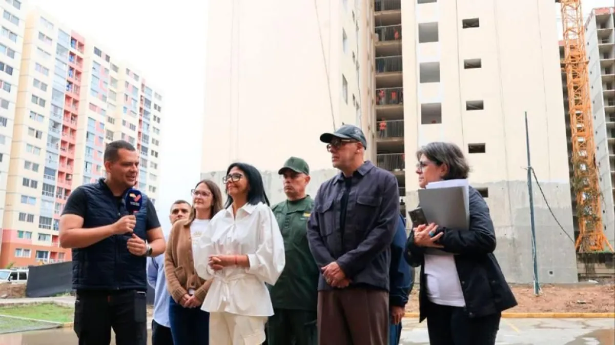 Venezuela entrega viviendas a damnificados por los terremotos