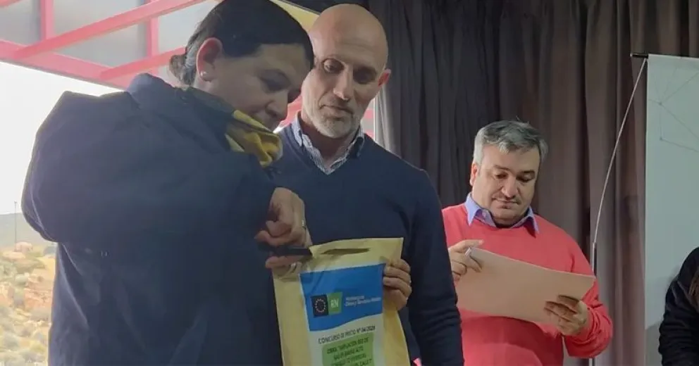 Se conocieron las ofertas para ampliar la red de gas en Comallo.
