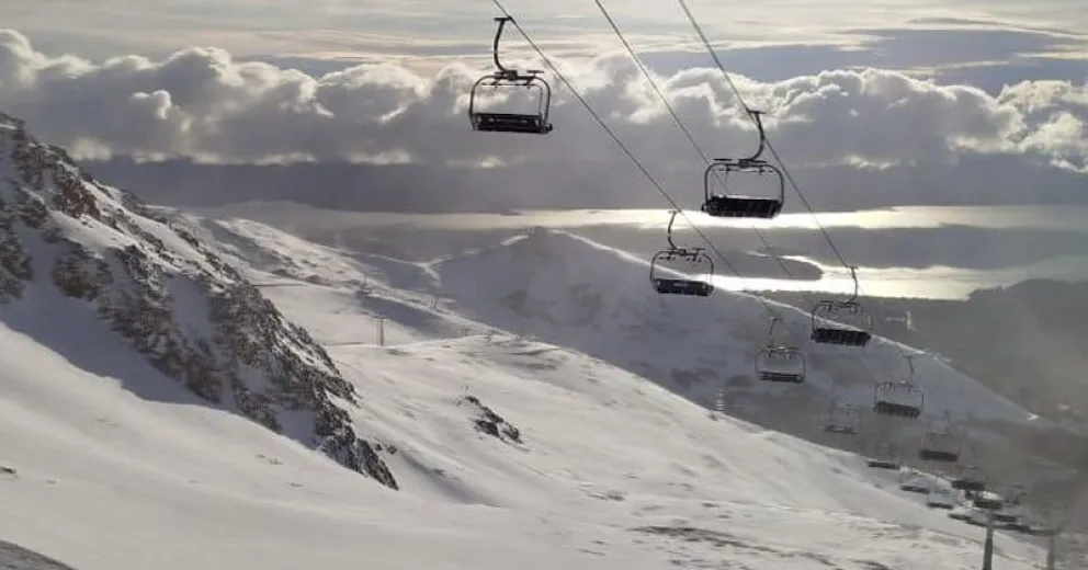 Para garantizar condiciones estables en zonas de alto riesgo tras fuertes nevadas.