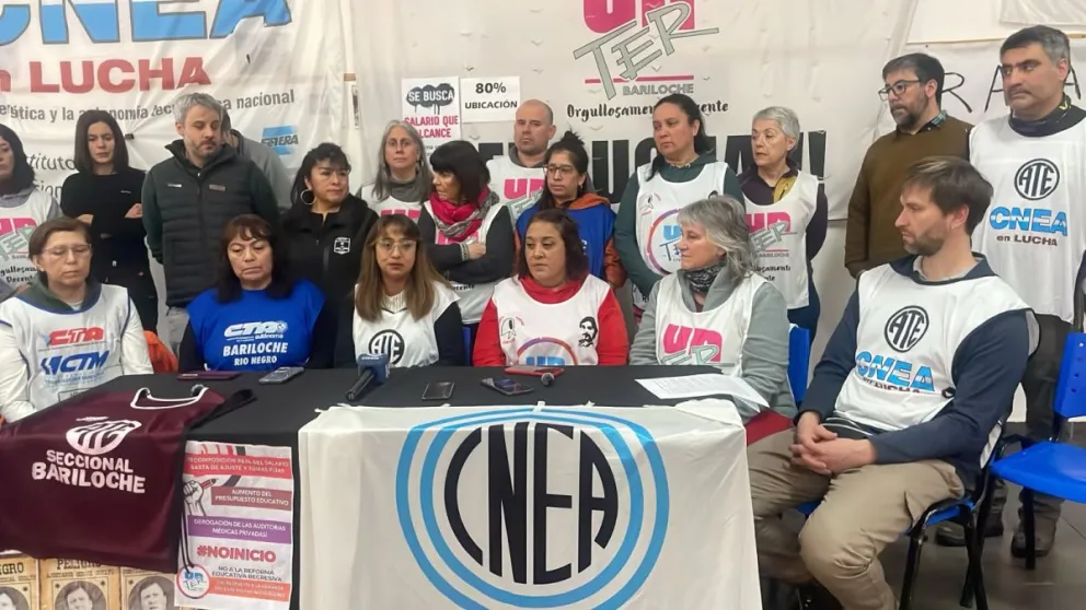 El frente sindical se manifestará este martes por la tarde contra los despidos en la CNEA.