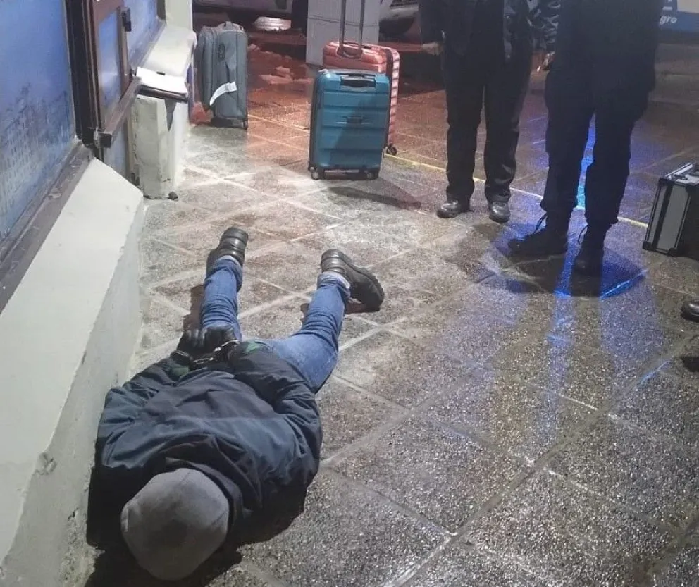 Un ciudadano argentino y uno chileno fueron detenidos por entrar a robar a una vivienda del centro.