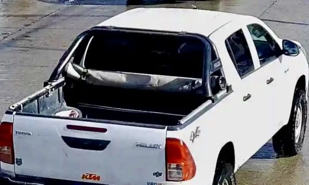 Tres hombres encapuchados ingresaron a la vivienda y se llevaron la camioneta. 